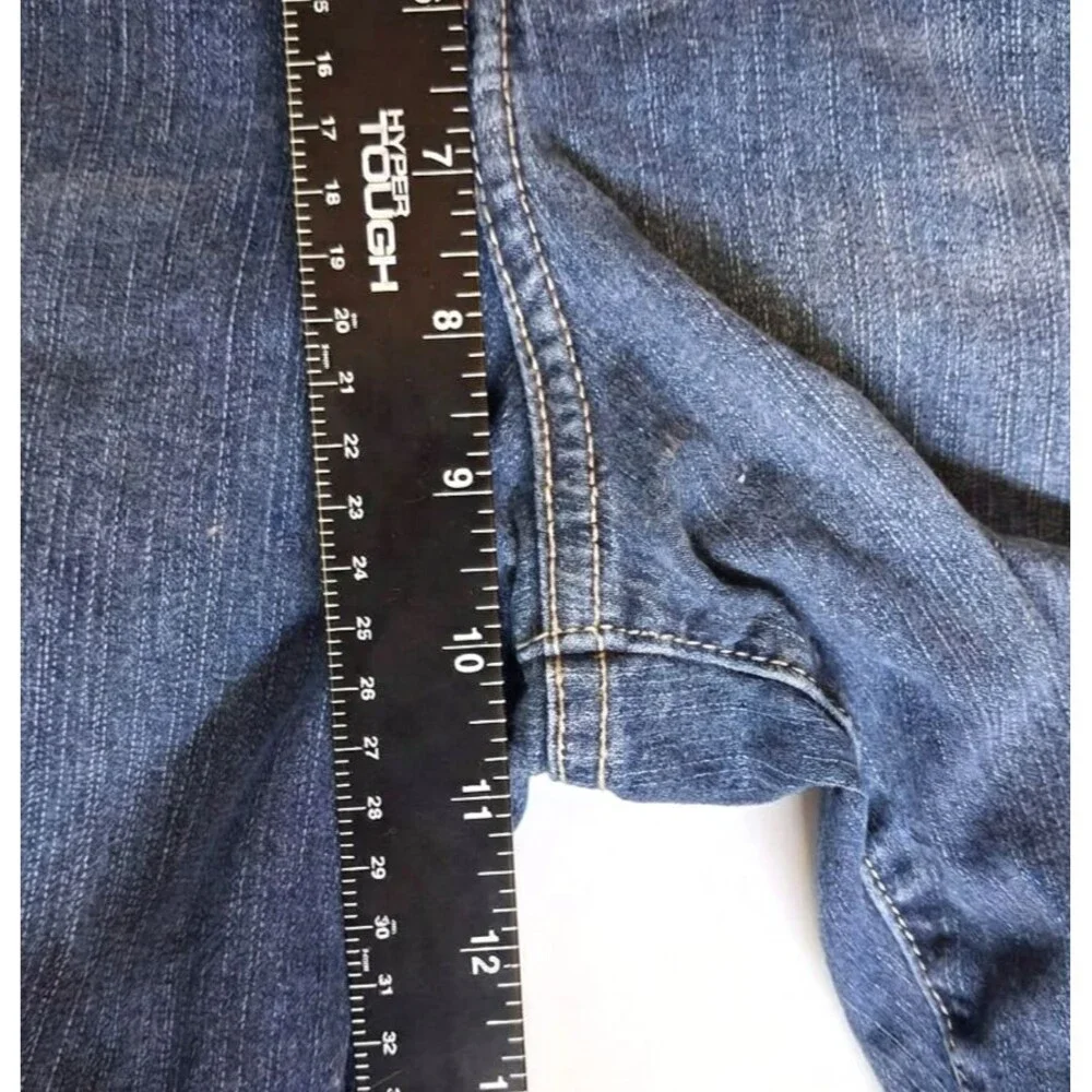 Torrid Mid Rise Skinny Capri Denim Jeans Medium Wash Stretch Distressed Crop 18